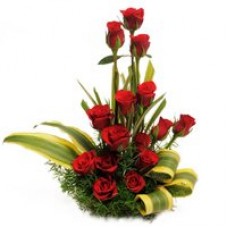 Vibrant 15 Red Roses in a Basket with Romantic Thrill